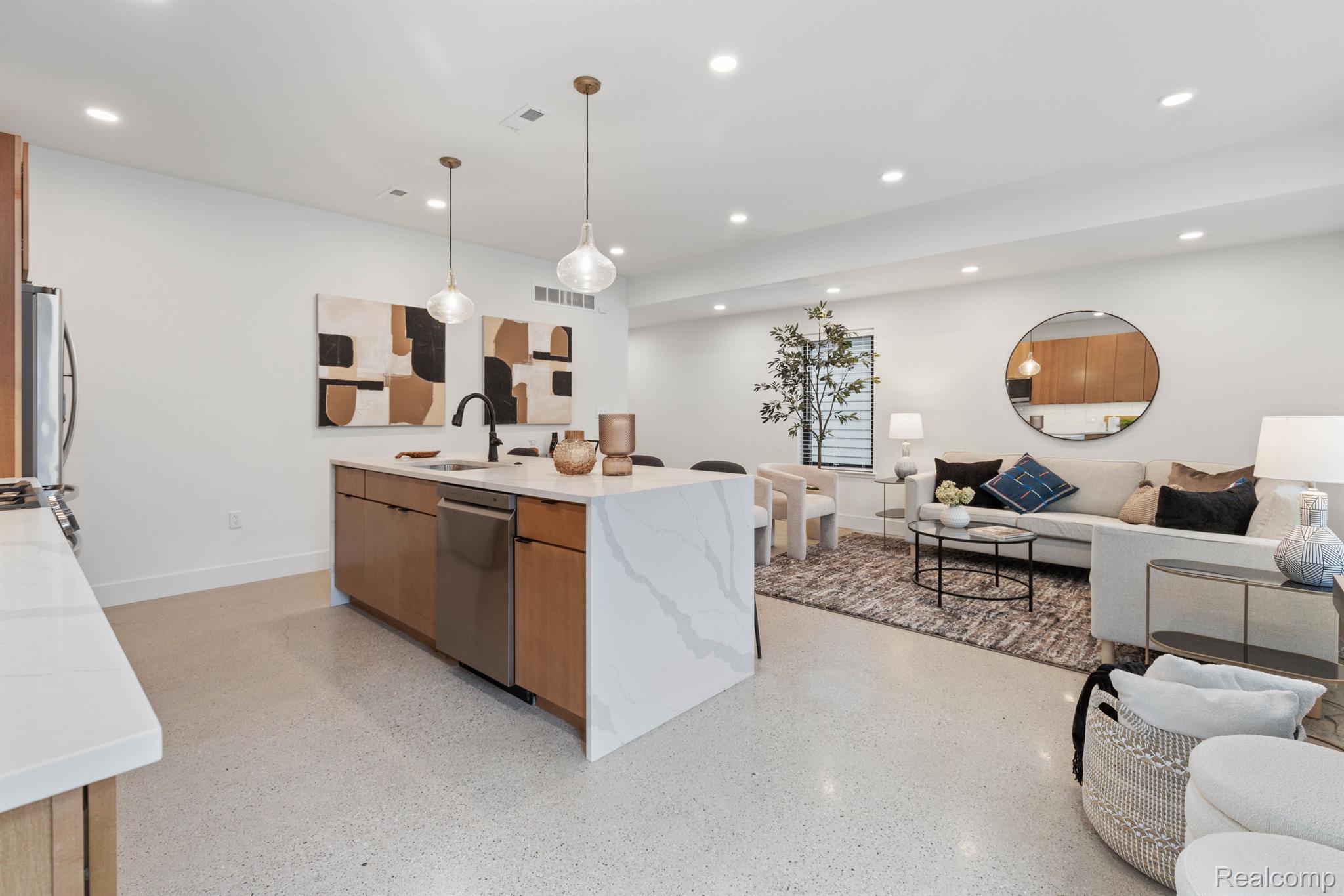 Detroit, Michigan 48208, United States, 2 Bedrooms Bedrooms, ,2 BathroomsBathrooms,Residential,Active,31022