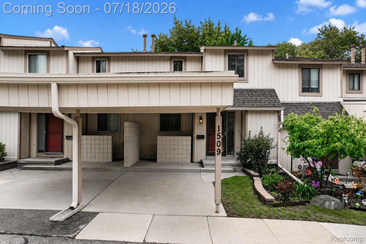 1509 Charter Oak Drive