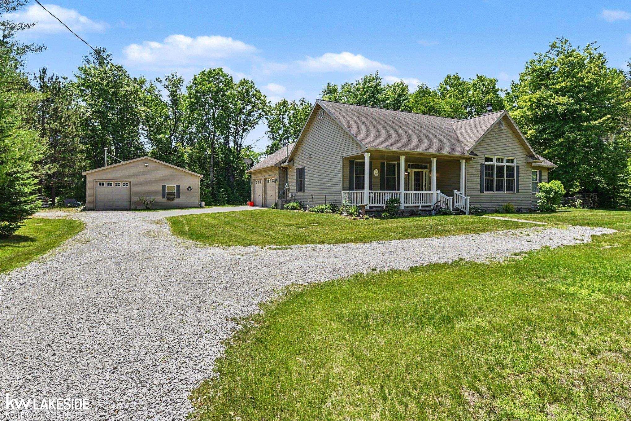 2320 Deerfield Trail