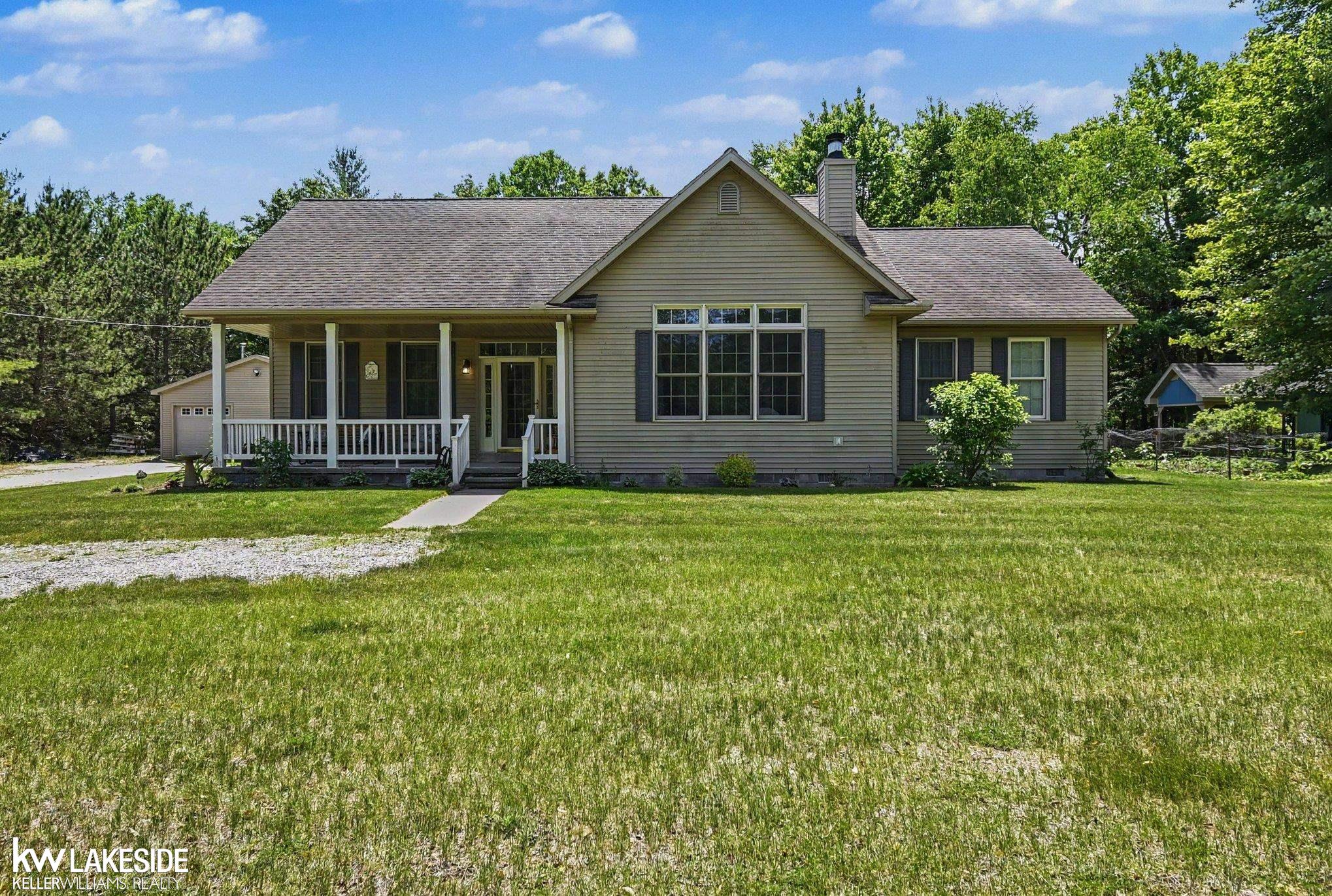 2320 Deerfield Trail