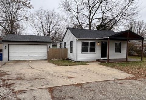 2850 Oldsmobile Avenue Waterford Charter Township MI 48328