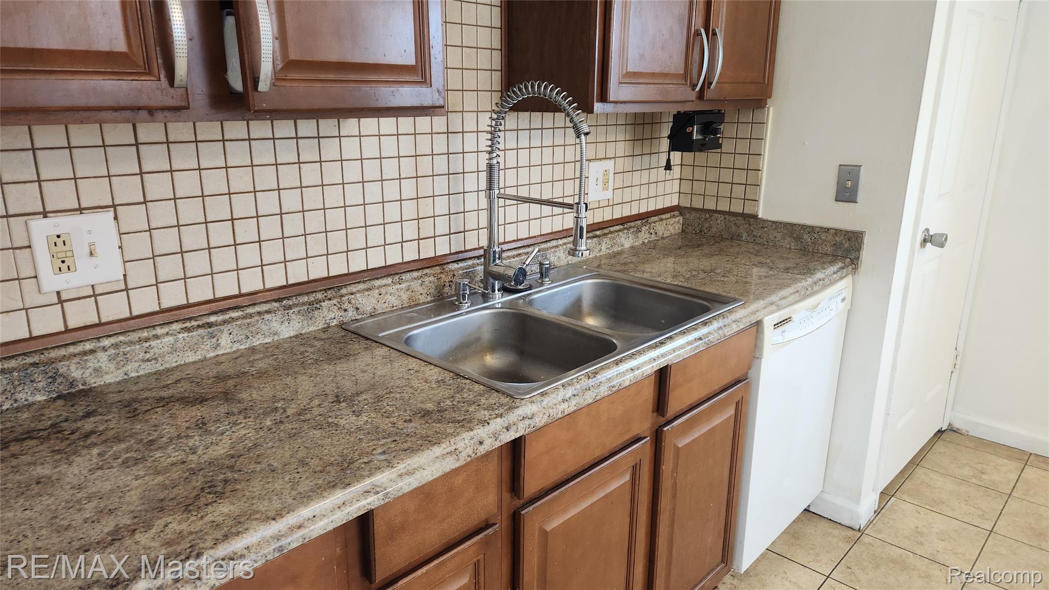 1591 Garfield Avenue