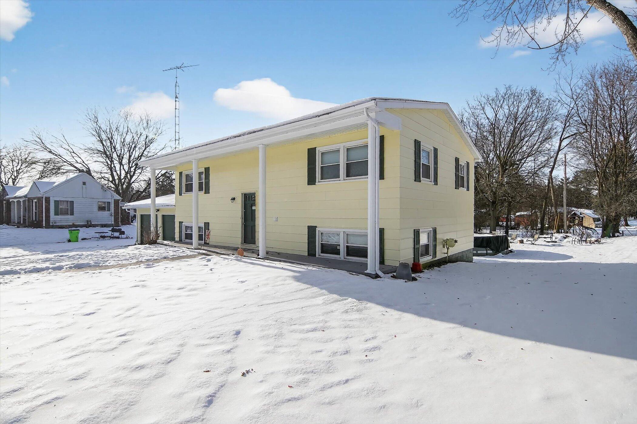 908 Springcrest Boulevard