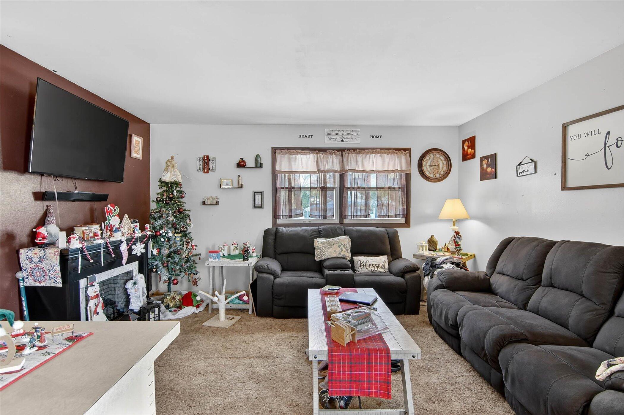 908 Springcrest Boulevard