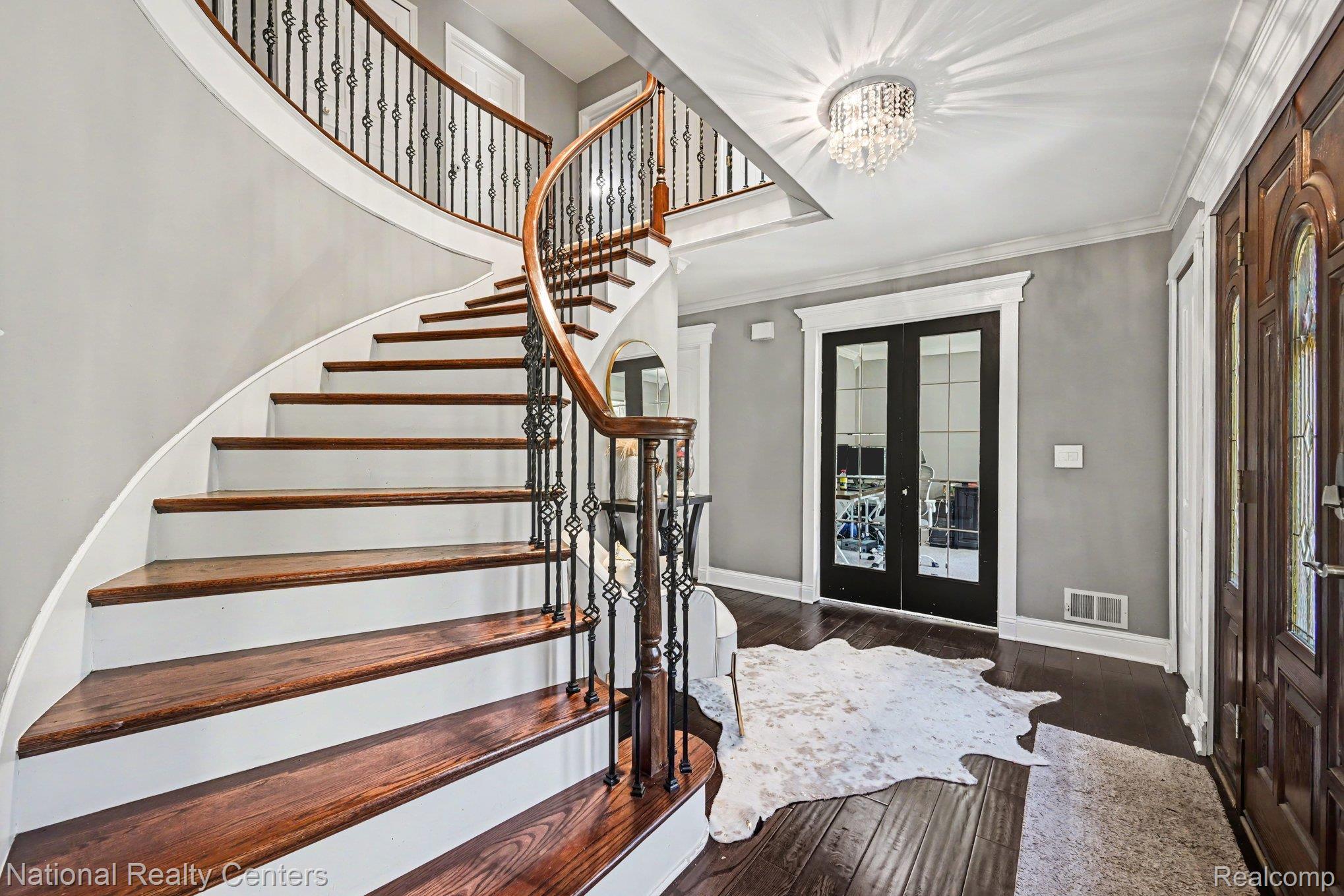 6515 Tamarack Drive