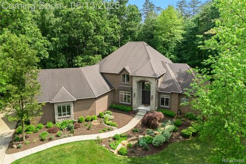 9030 Hidden Court W Green Oak Township MI 48178