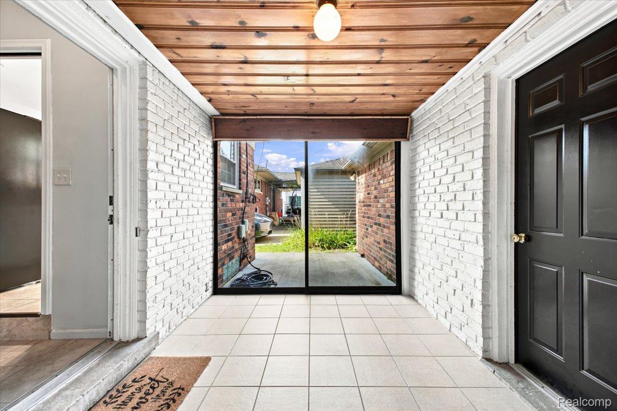 20691 Wedgewood Drive