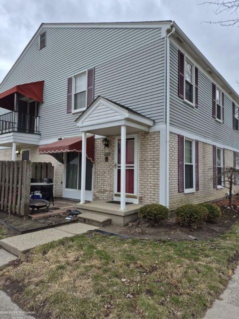 24704 Meadow Lane Harrison Charter Township MI 48045