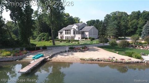 11245 BRITNEY Lane White Lake Charter Township MI 48386
