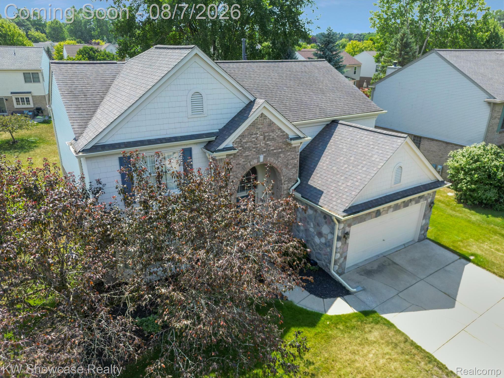 1960 Bloomfield Oaks Drive