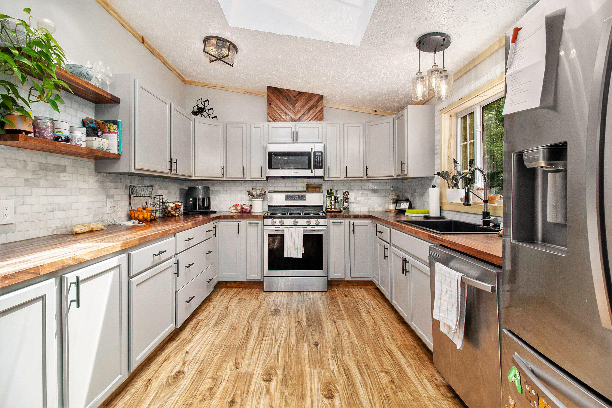 5833 W Mavis Road