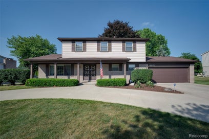 18871 Comstock Street Livonia City MI 48152