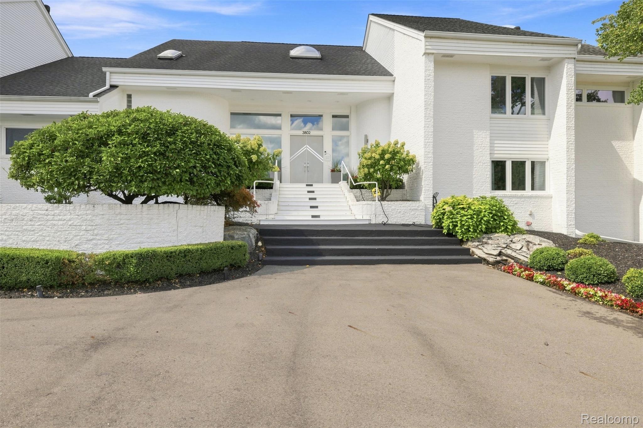 3802 Columbia Drive