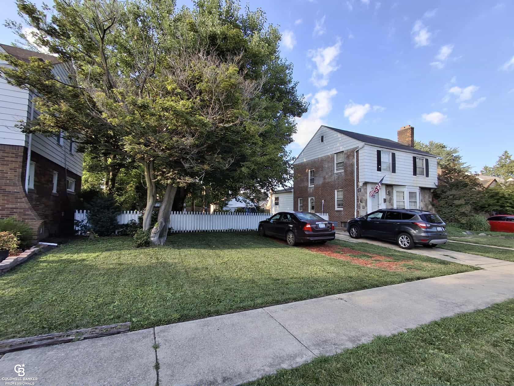 1034 EMMONS Boulevard