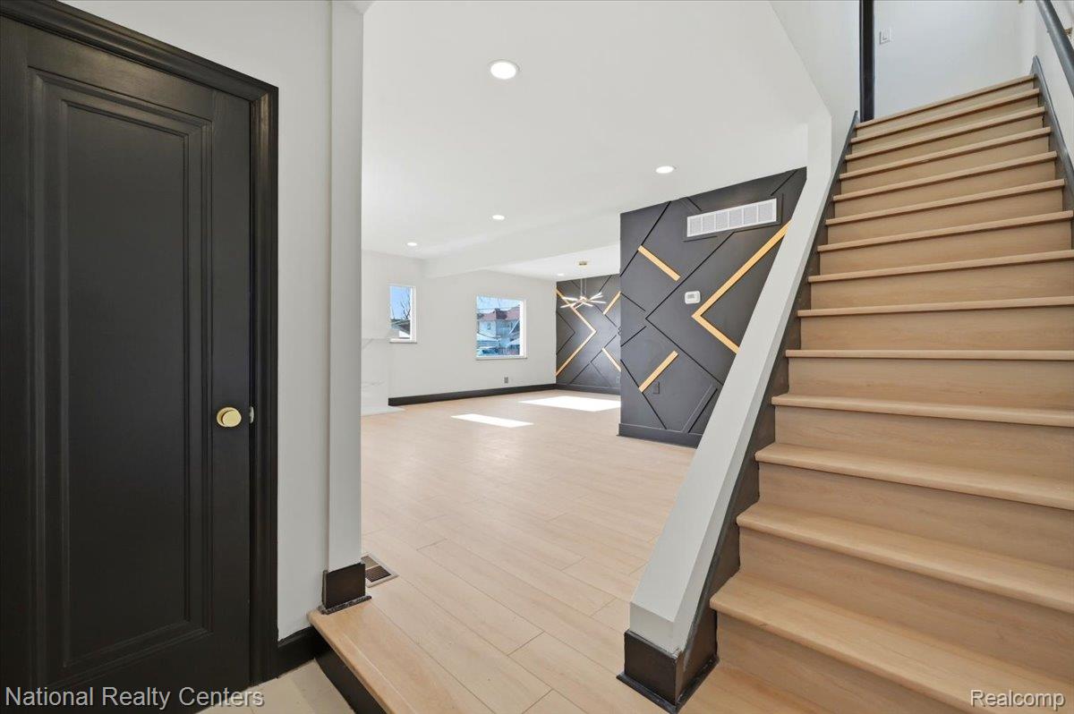 18403 Stoepel Street