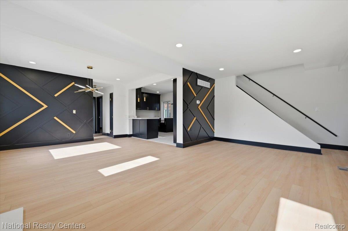 18403 Stoepel Street