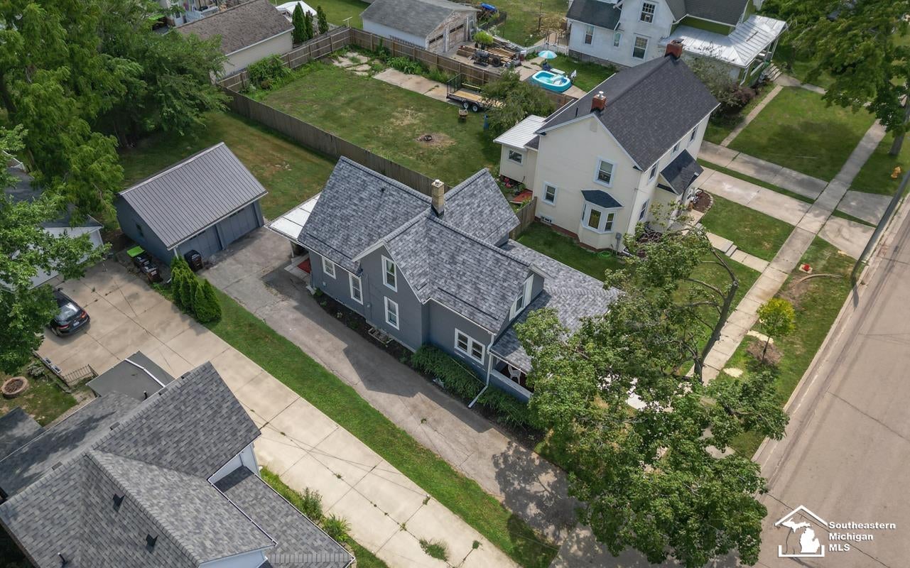 144 Godfroy Avenue