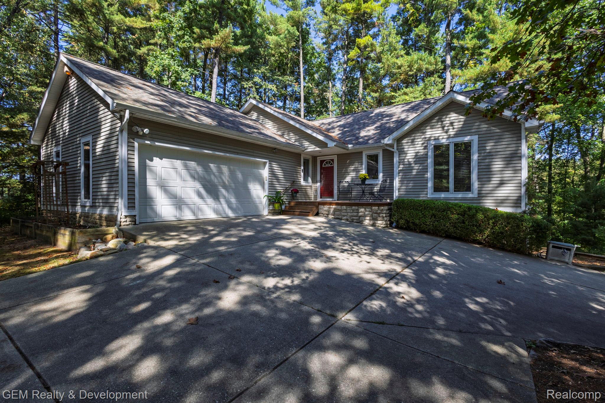 925 Sarah Road
