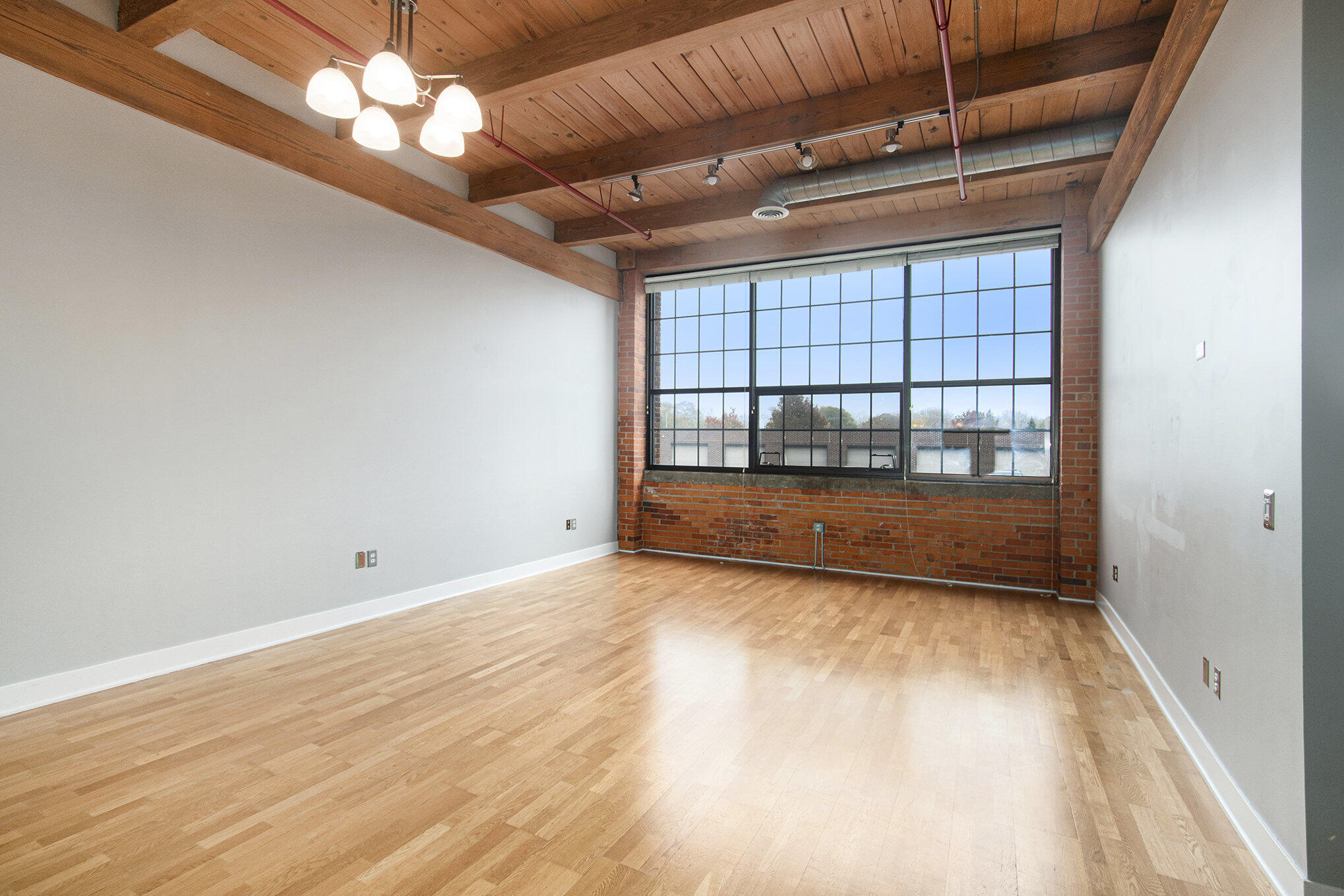 533 Columbia Avenue 121