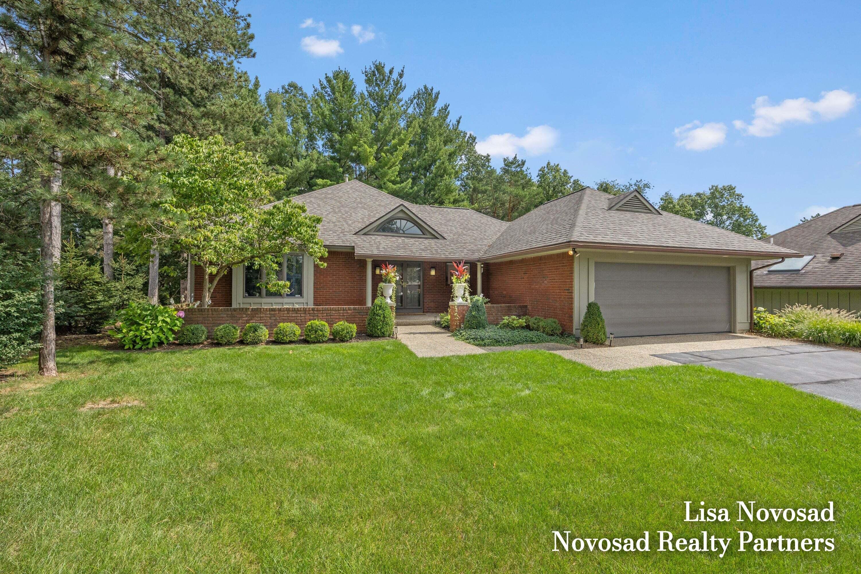 3589 Charlevoix Drive SE