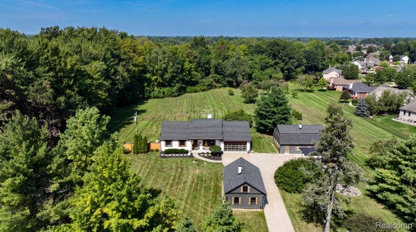 47037 SUGARBUSH RD, CHESTERFIELD, MI 48047 - Image fbbdec8d1a209b8bcca9f2c65a77aee9/833020289