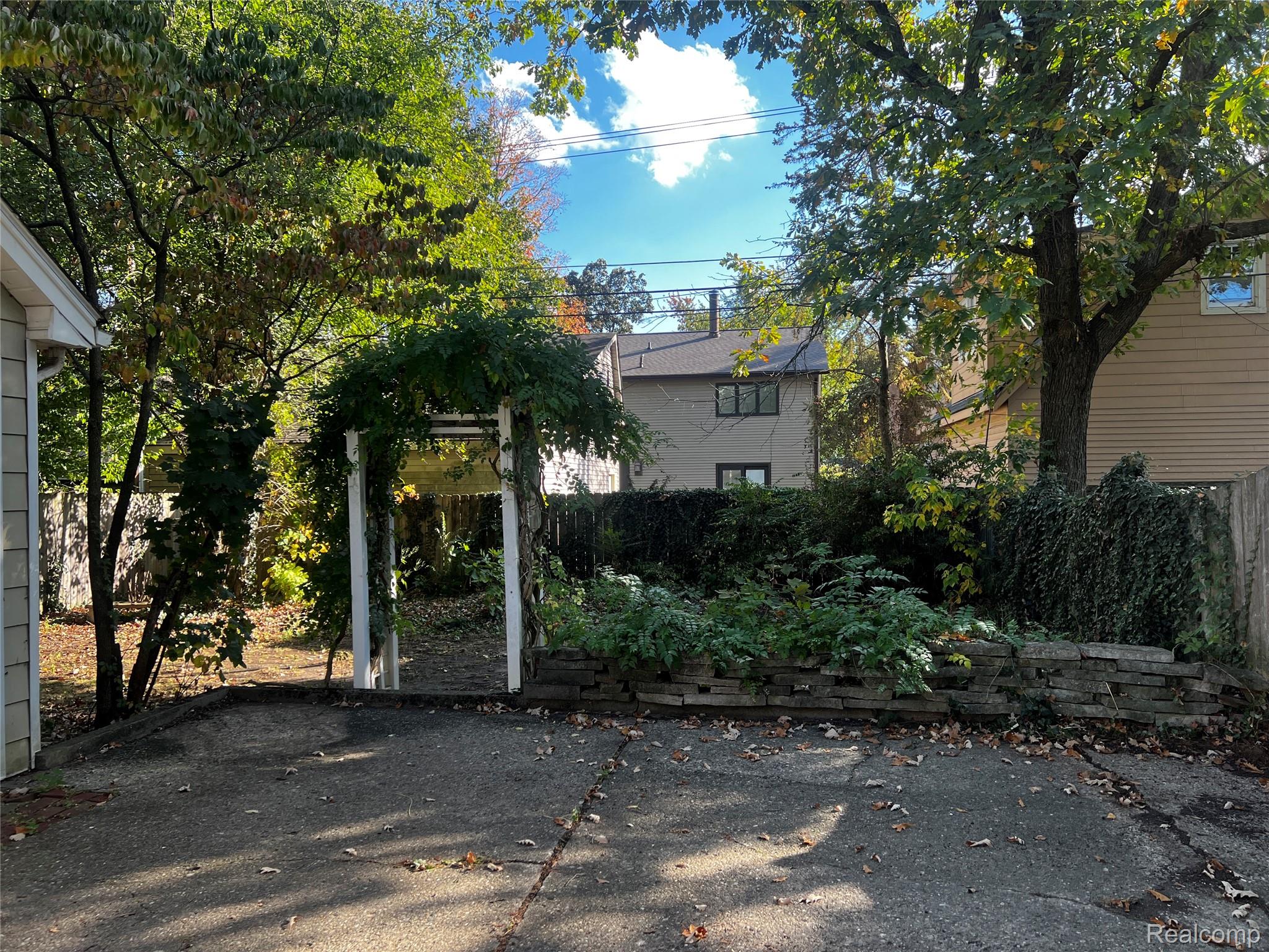 Birmingham, Michigan 48009, United States, 3 Bedrooms Bedrooms, ,2 BathroomsBathrooms,Residential,Active,256291