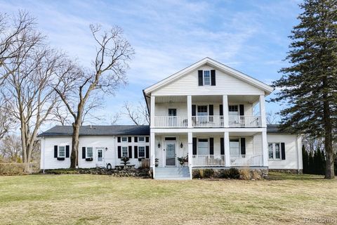 549 Grixdale Lane Waterford Charter Township MI 48328