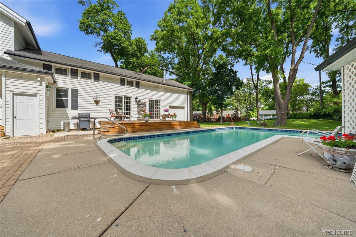 549 Grixdale Lane