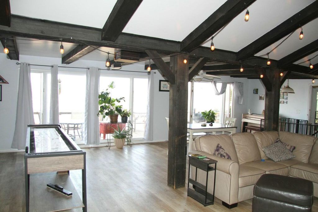 listing image 0
