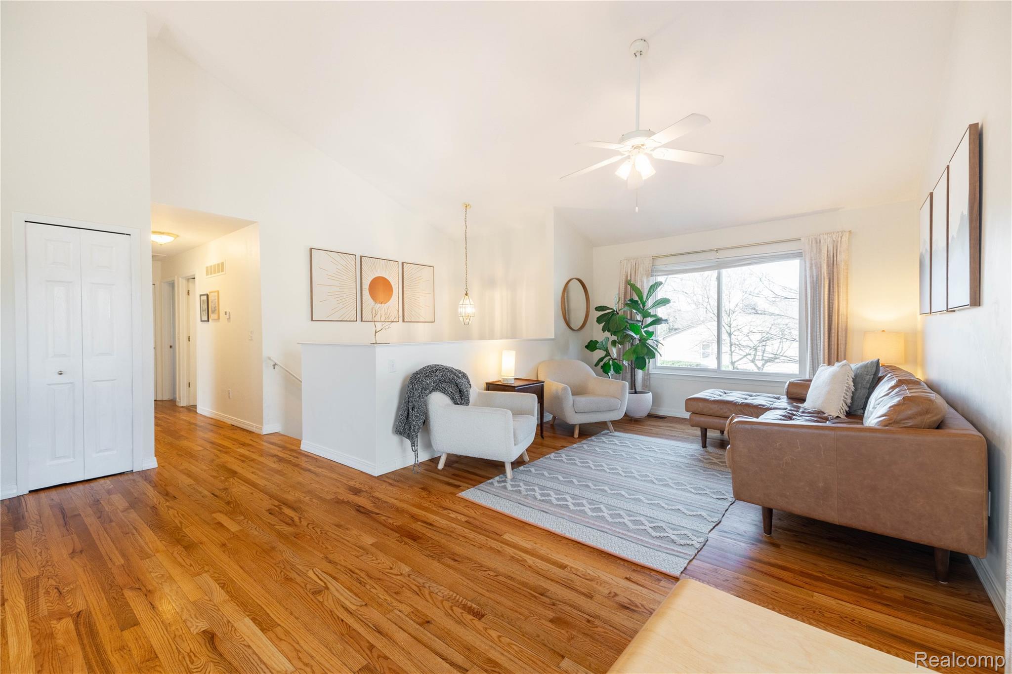 907 Huntclub Boulevard