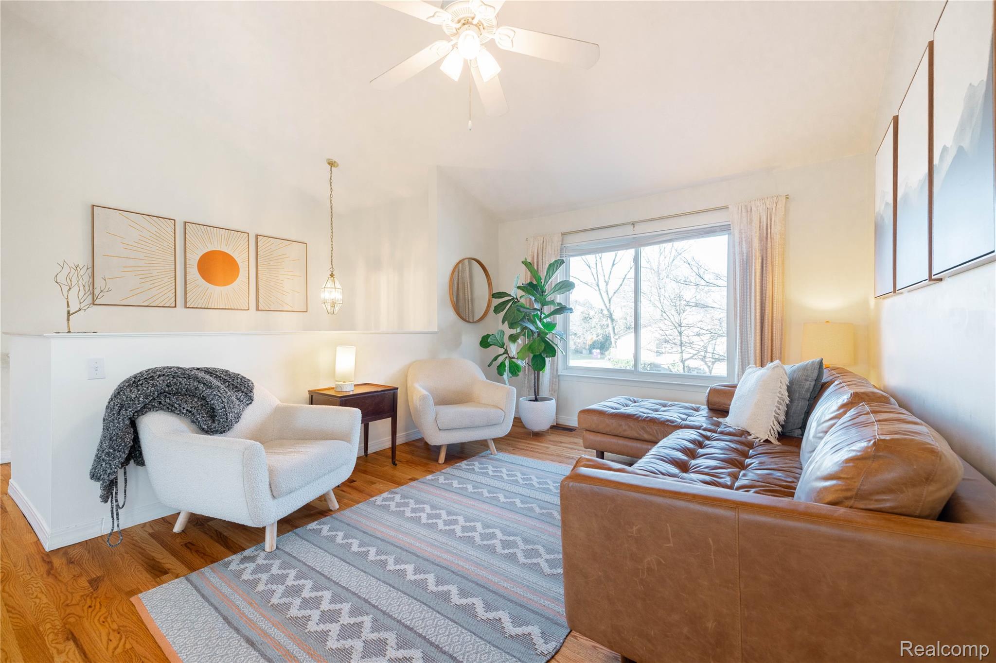 907 Huntclub Boulevard