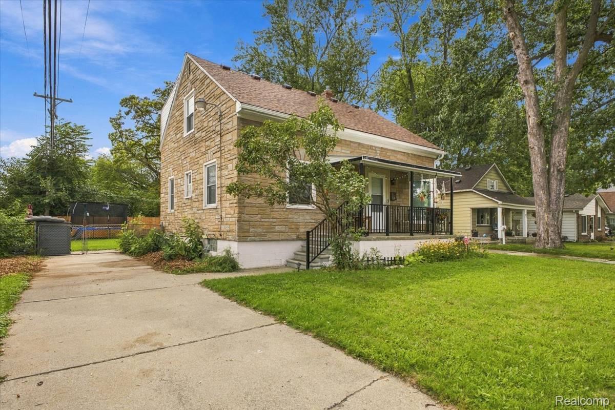 31 W Granet Avenue