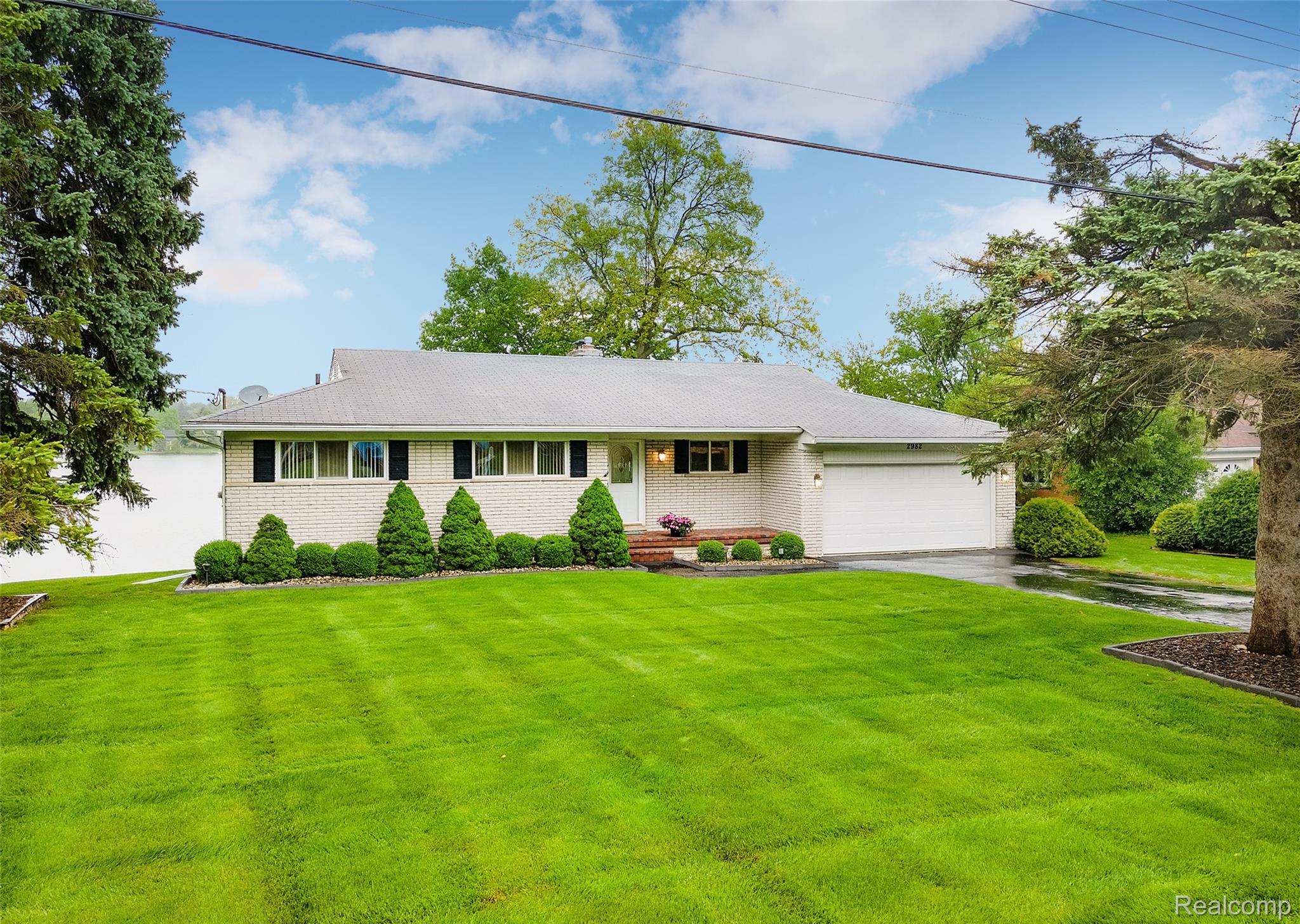 2982 Shawnee Lane