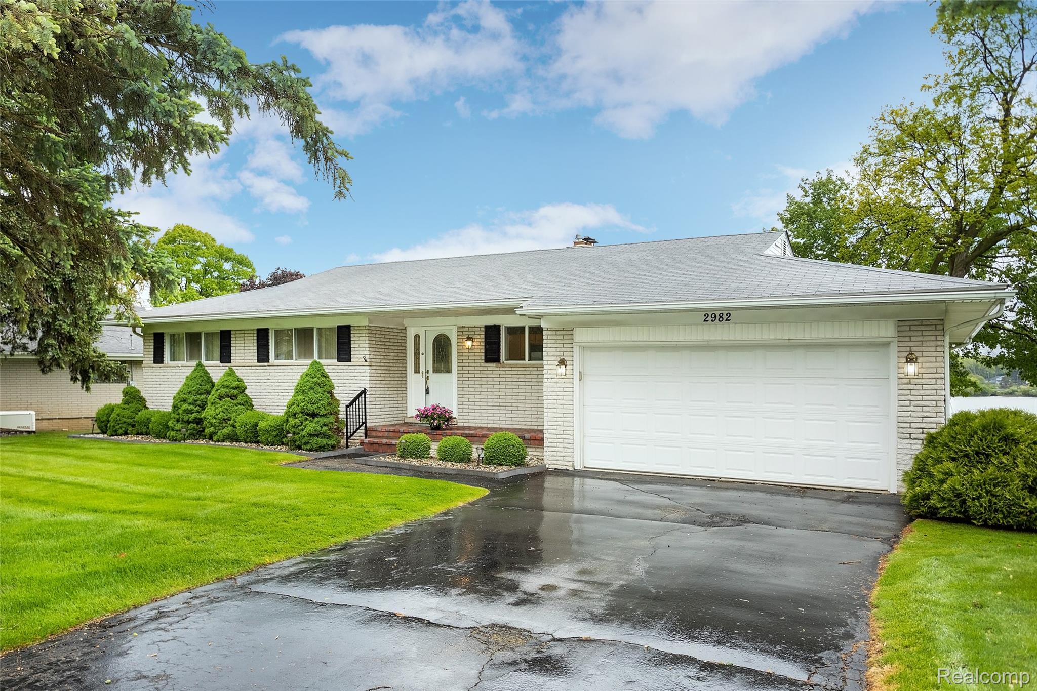 2982 Shawnee Lane