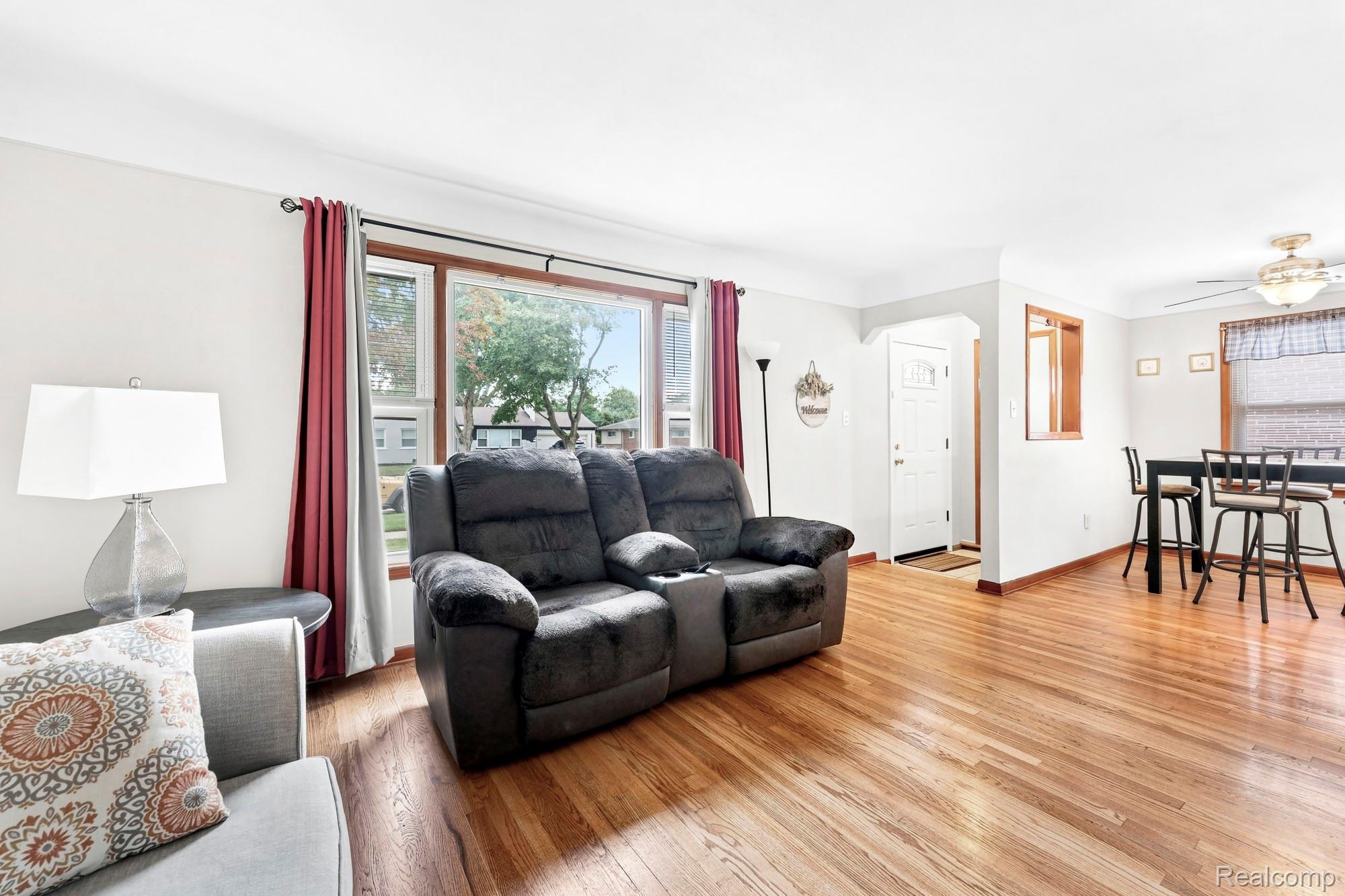 9934 Manor Avenue