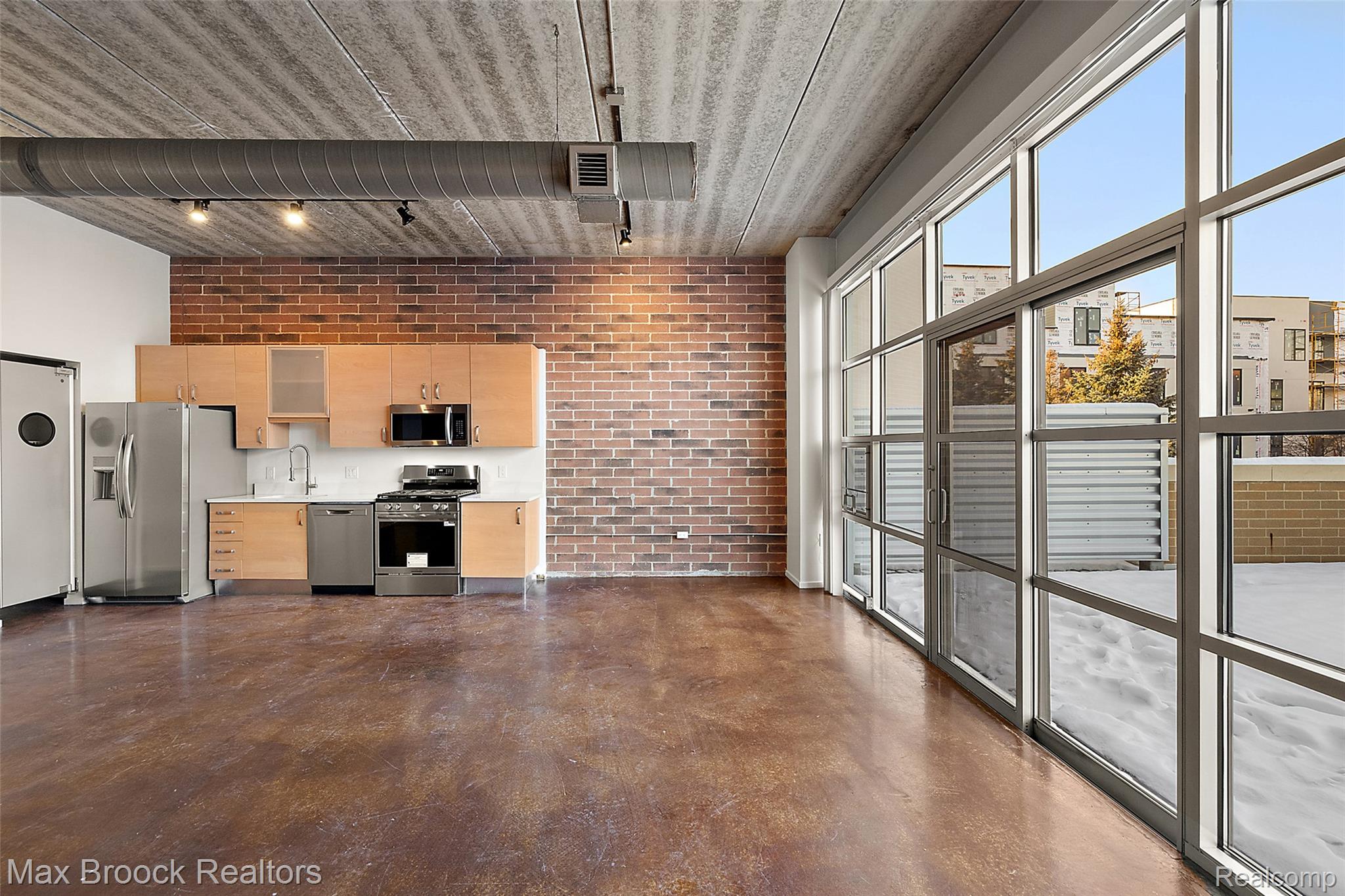 333 E Parent Avenue 16