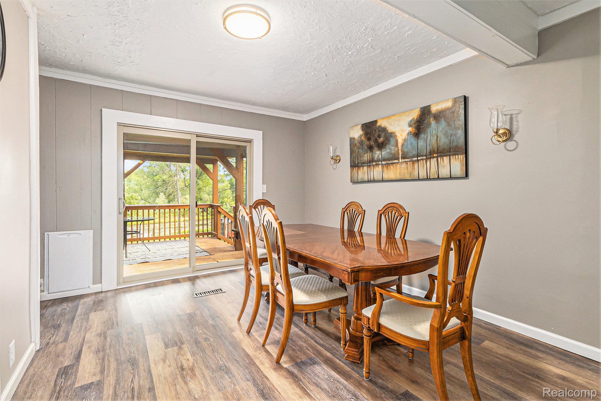 Lake Orion Village, Michigan 48362, United States, 3 Bedrooms Bedrooms, ,2 BathroomsBathrooms,Residential,Active,153323