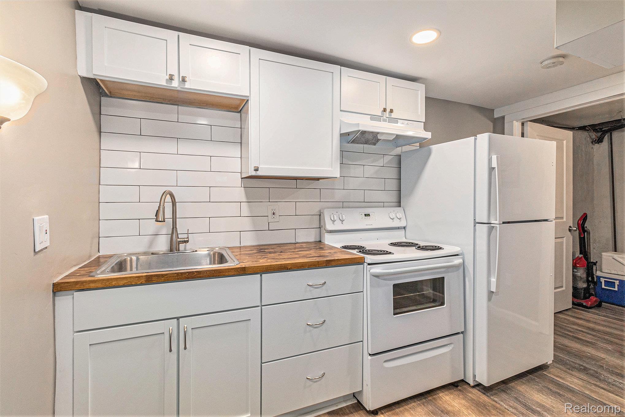 Lake Orion Village, Michigan 48362, United States, 3 Bedrooms Bedrooms, ,2 BathroomsBathrooms,Residential,Active,153323