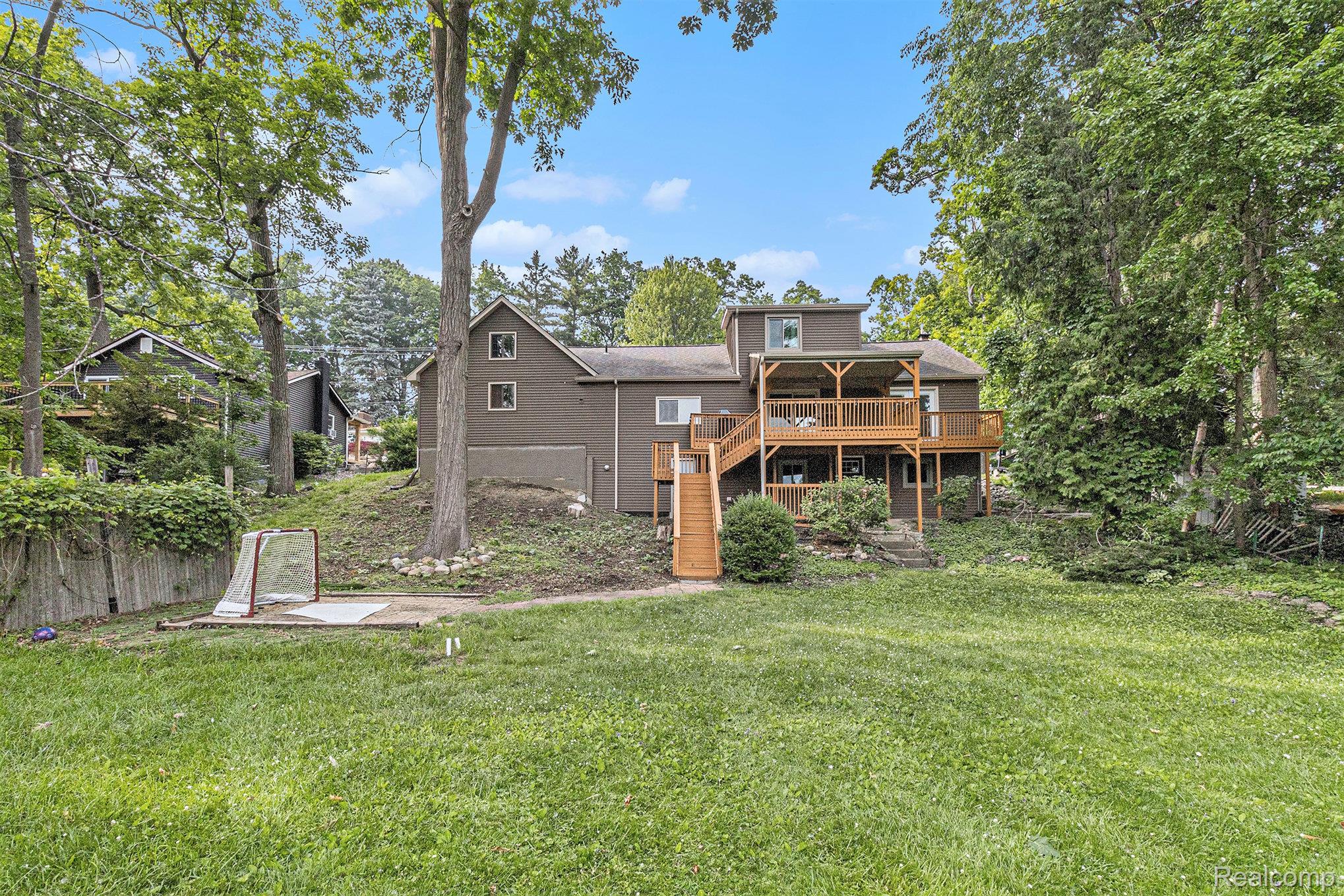 Lake Orion Village, Michigan 48362, United States, 3 Bedrooms Bedrooms, ,2 BathroomsBathrooms,Residential,Active,153323