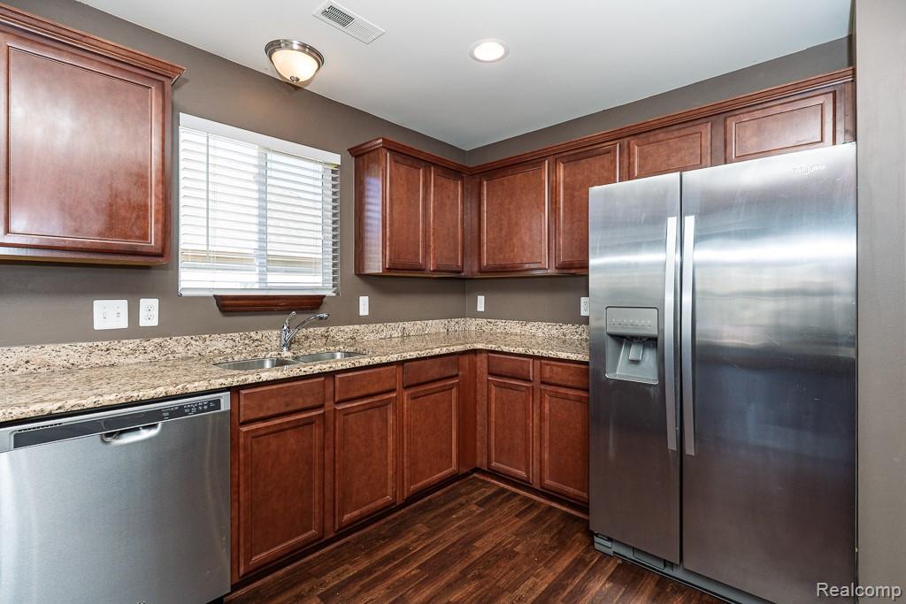 Warren City, Michigan 48092, United States, 3 Bedrooms Bedrooms, ,2 BathroomsBathrooms,Residential,Active,223418