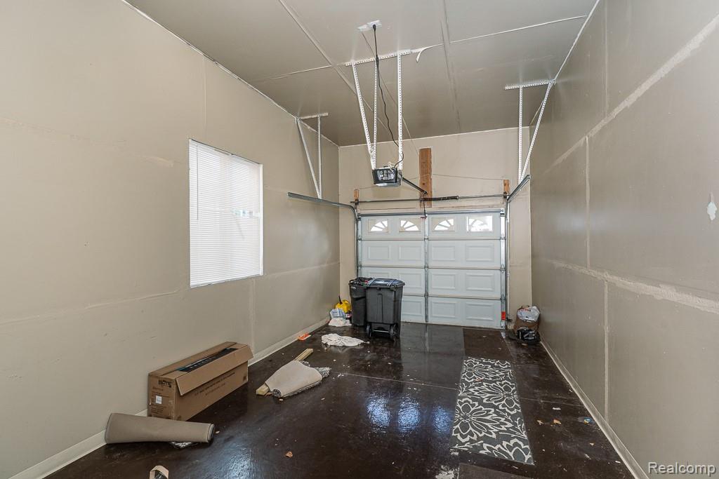 Warren City, Michigan 48092, United States, 3 Bedrooms Bedrooms, ,2 BathroomsBathrooms,Residential,Active,223418