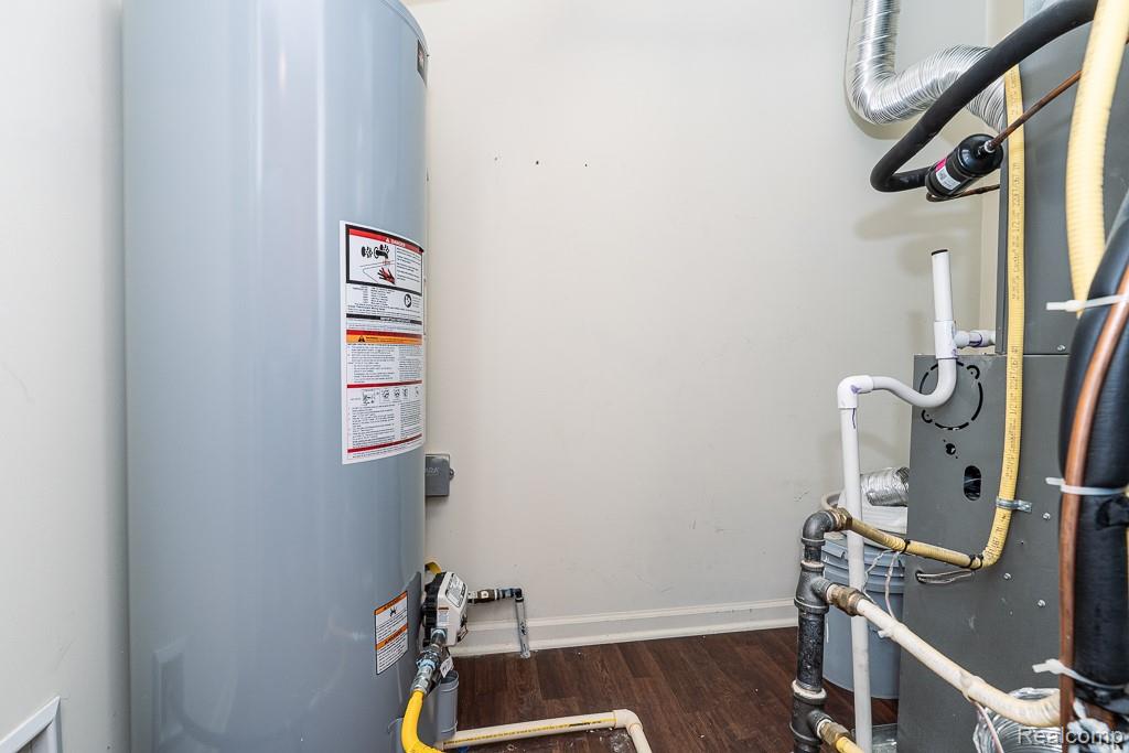 Warren City, Michigan 48092, United States, 3 Bedrooms Bedrooms, ,2 BathroomsBathrooms,Residential,Active,223418