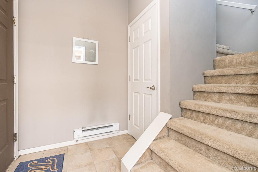 Warren City, Michigan 48092, United States, 3 Bedrooms Bedrooms, ,2 BathroomsBathrooms,Residential,Active,223418