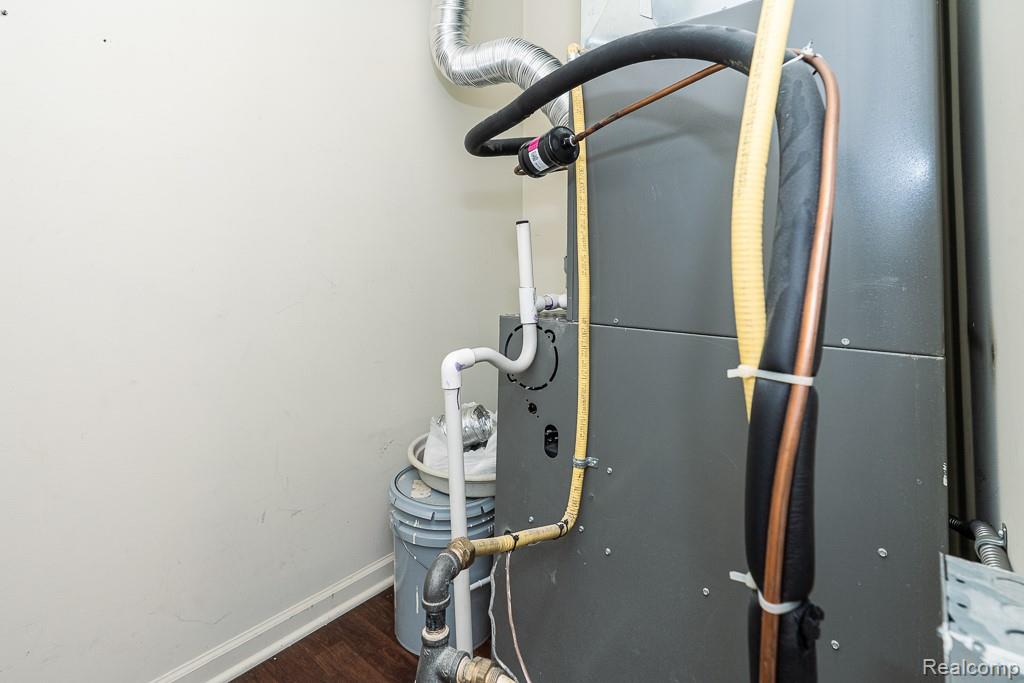 Warren City, Michigan 48092, United States, 3 Bedrooms Bedrooms, ,2 BathroomsBathrooms,Residential,Active,223418