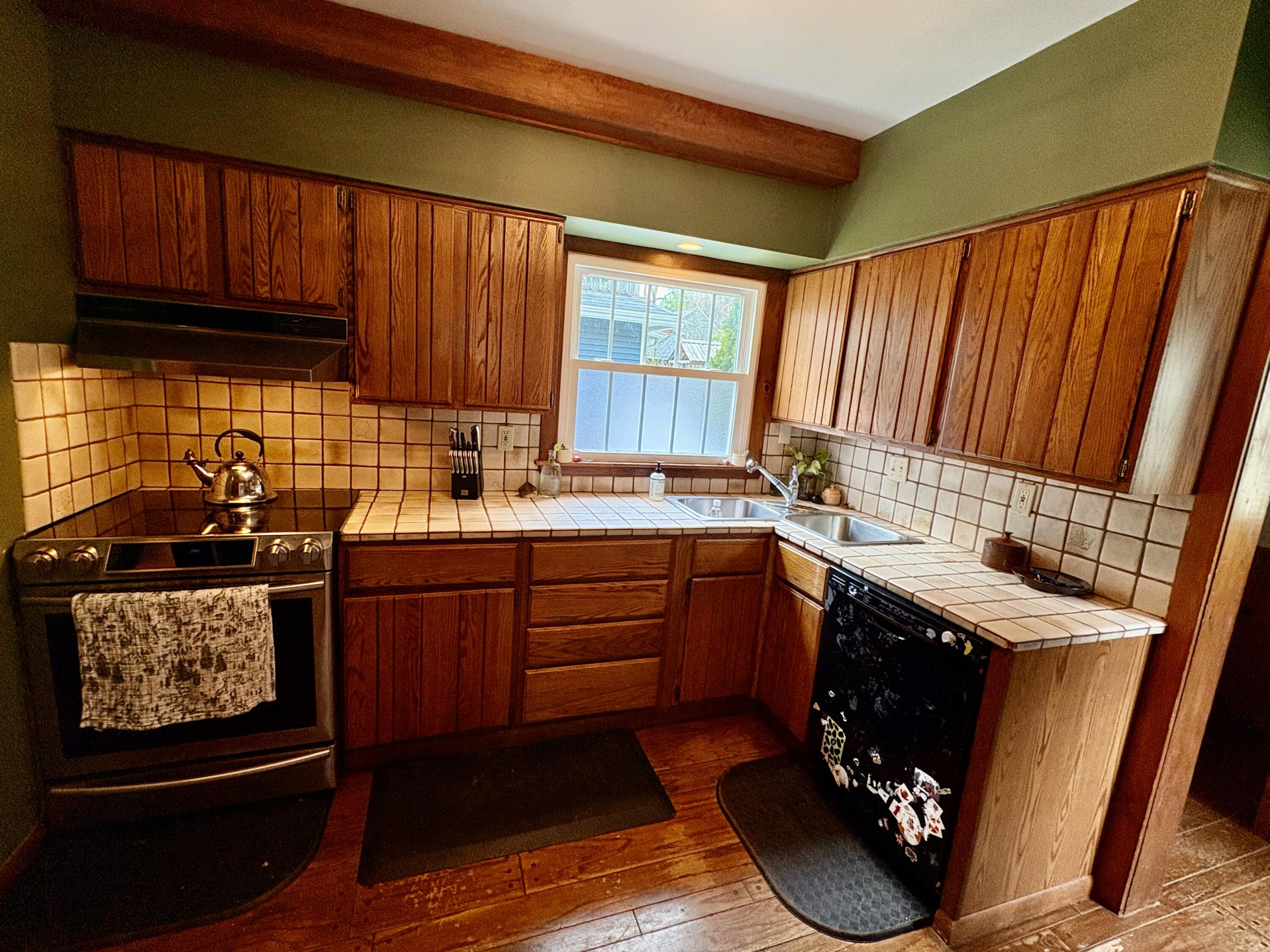 754 Oakridge Drive