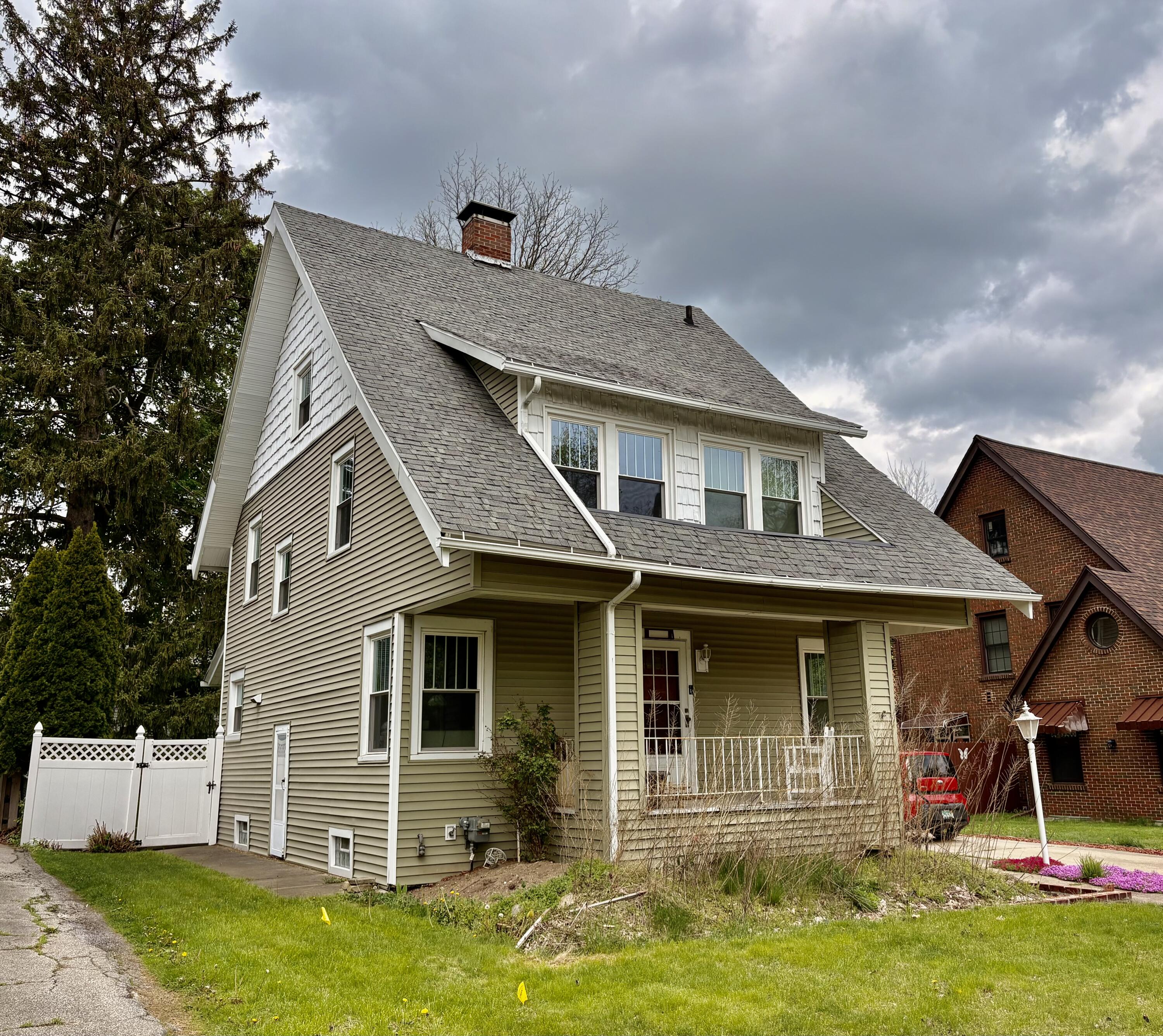 754 Oakridge Drive