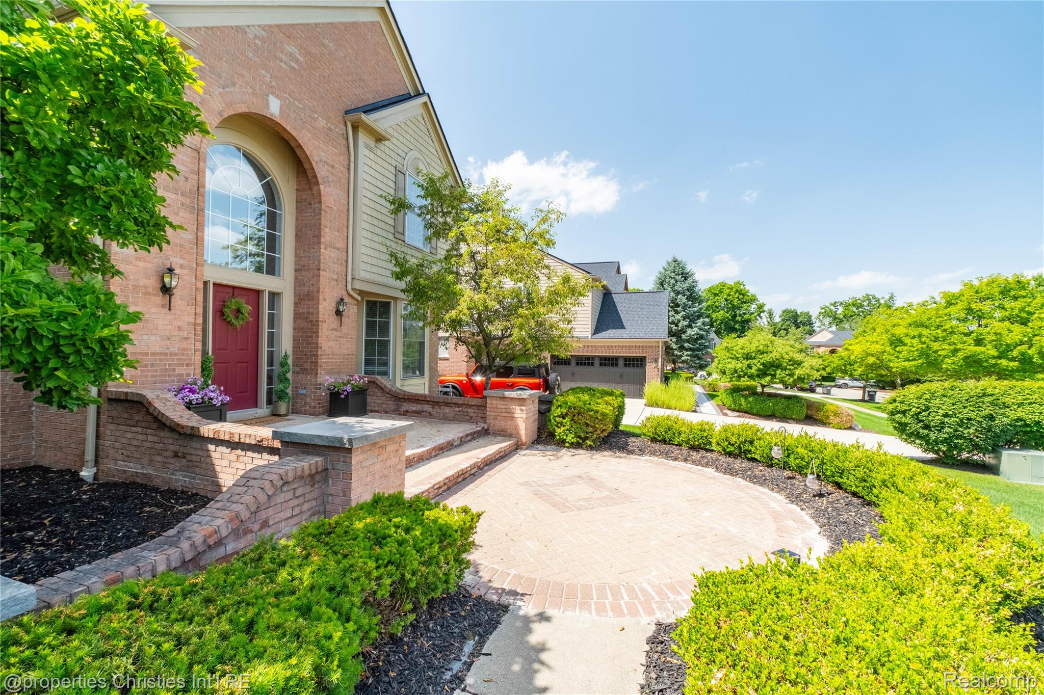 16223 Oak Forest Court