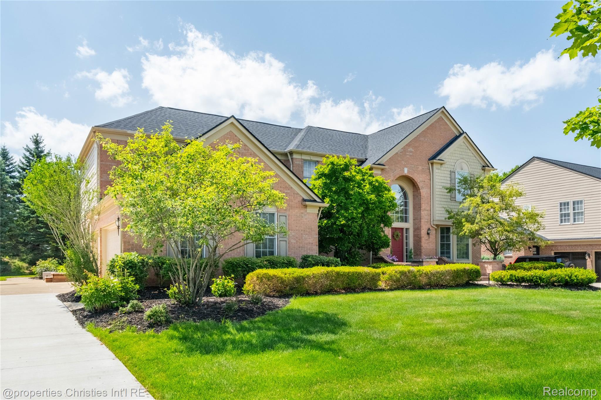 16223 Oak Forest Court