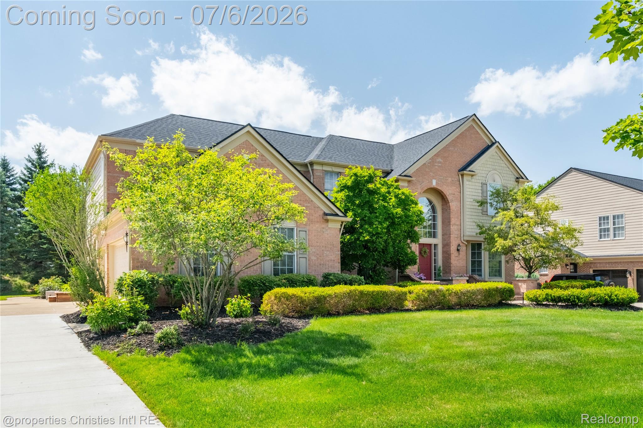 16223 Oak Forest Court