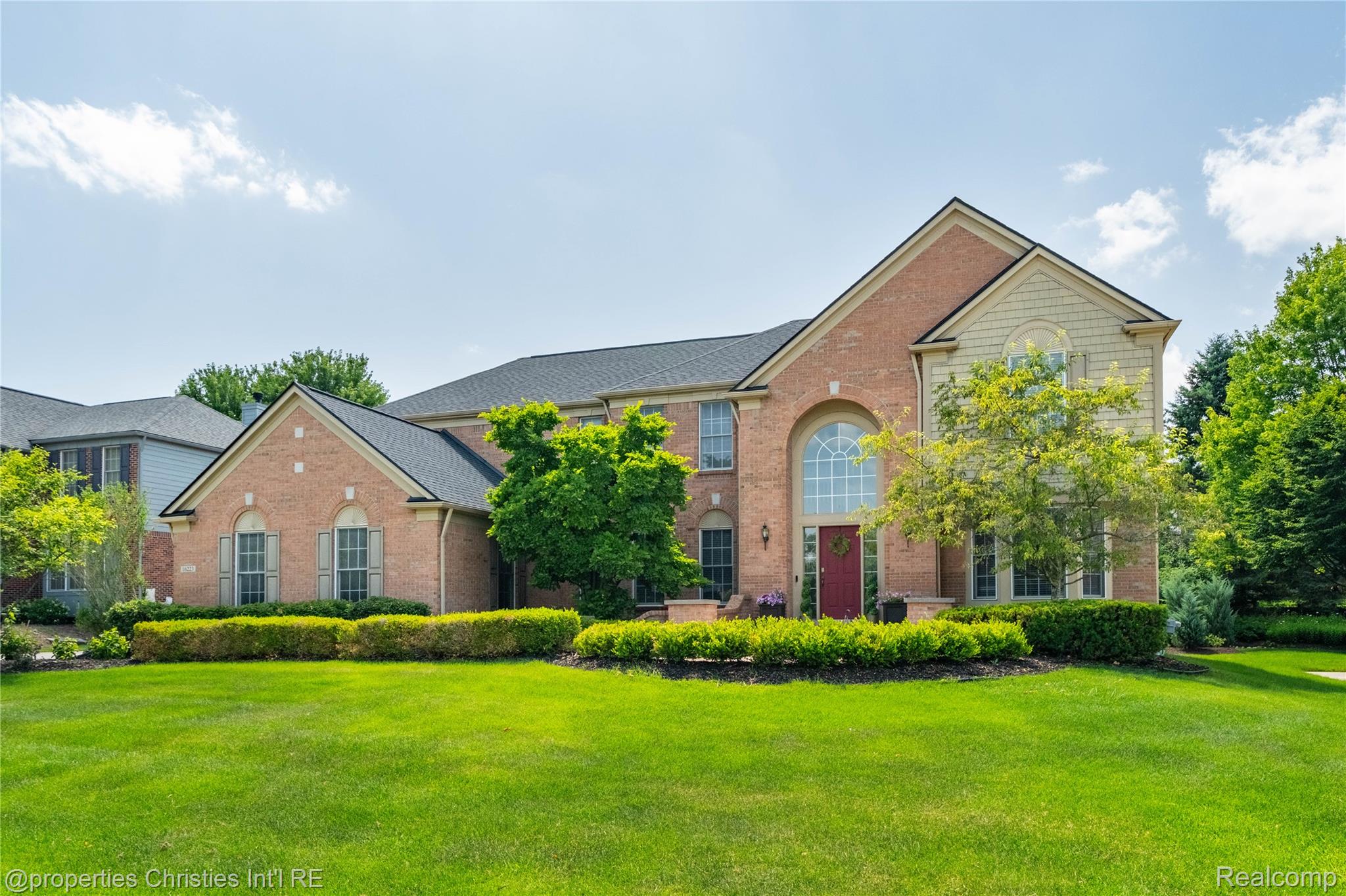16223 Oak Forest Court